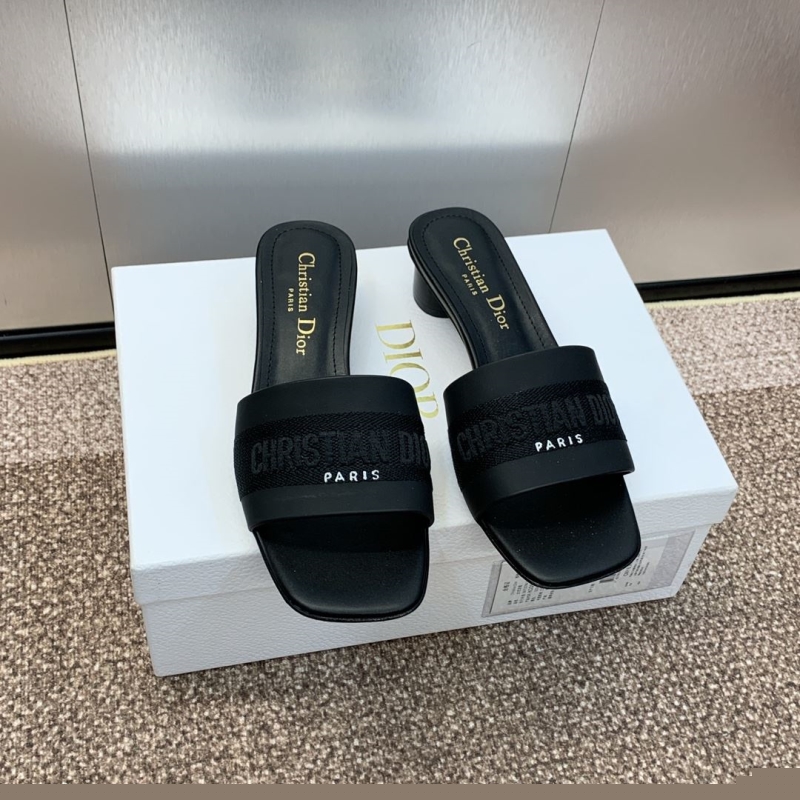 ch**an D*or slippers